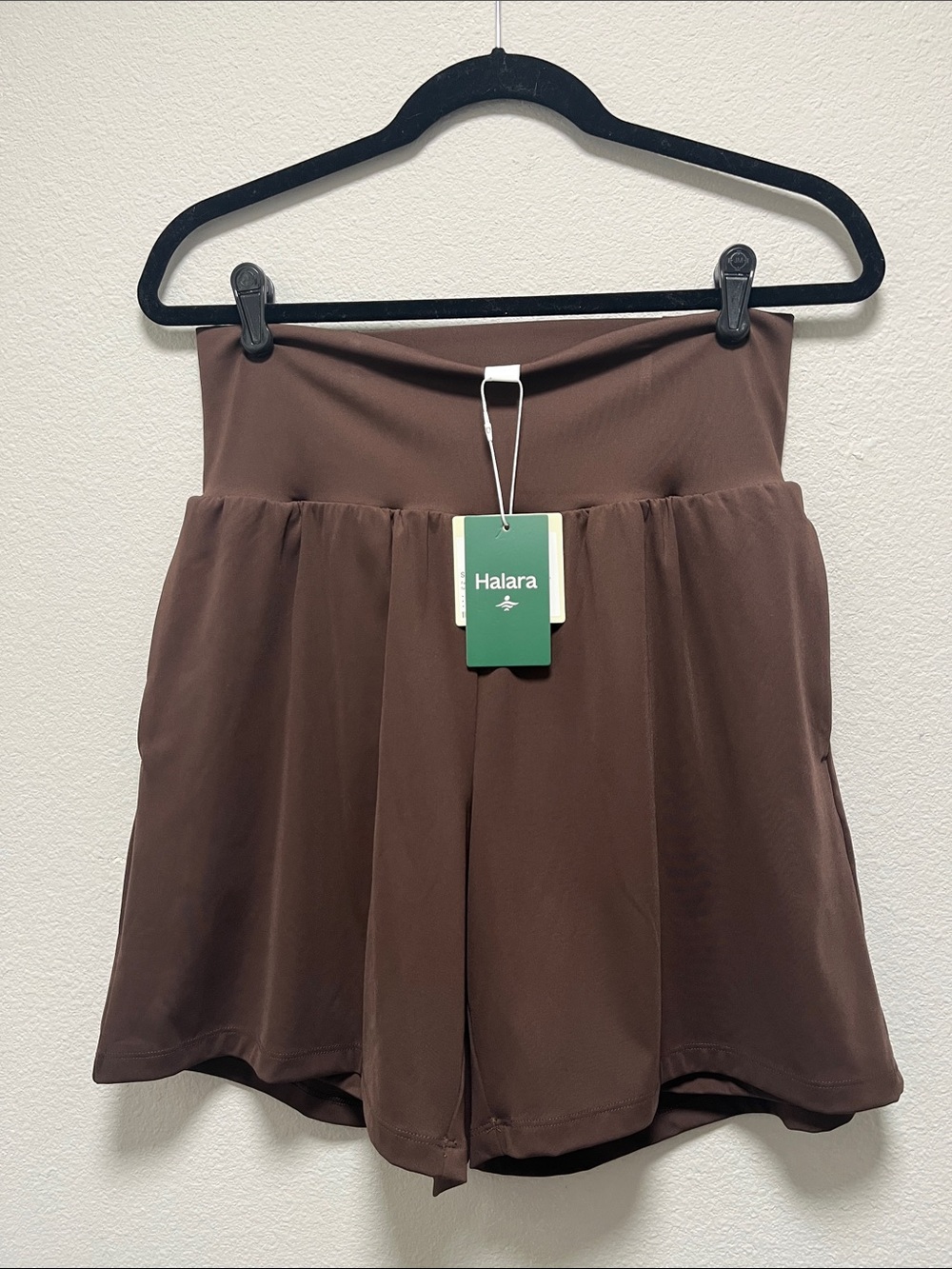 HALARA Brown High-Waist Flow Shorts